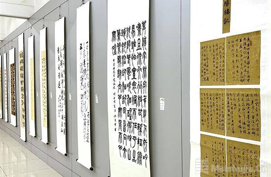 湖北省中小学生书法优秀作品展在省群艺馆展出--艺术资讯--中国画廊网
